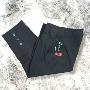 Gilani Dress 3 Button Cuff Hi-Rise Capris